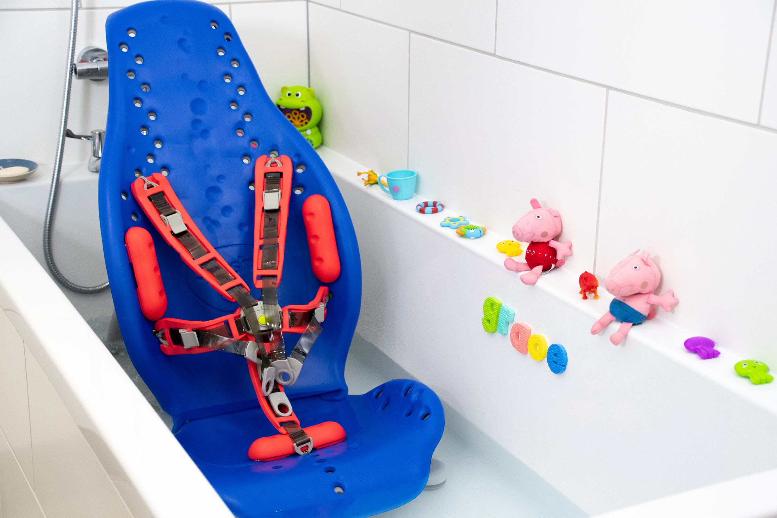 Siège de bain modulable Flamingo pour enfant handicapé