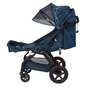 Poussette médicale Wego avec son dossier en position allongé